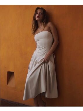 Amelie Tele - Kittie Maxi Dress in Ivory